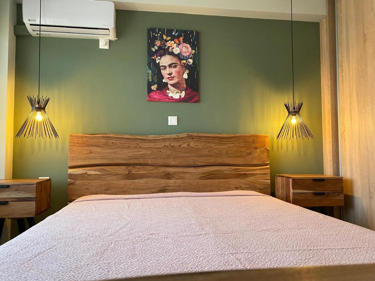 Mirovigli Family Rooms Lepedha Exterior photo