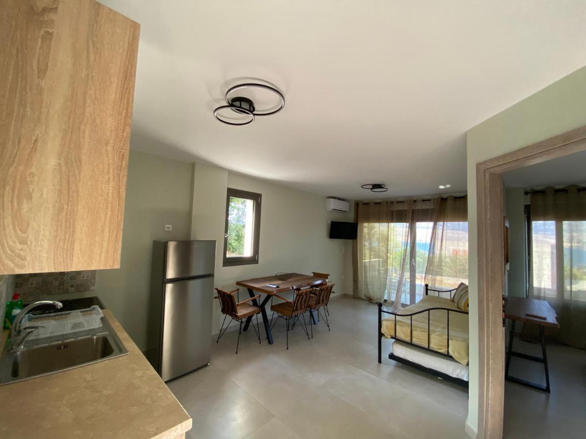 Mirovigli Family Rooms Lepedha Exterior photo
